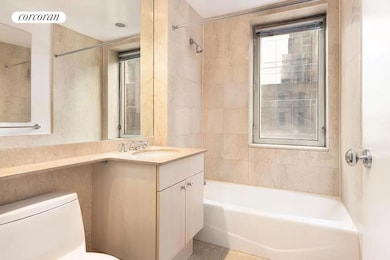 Bridge Tower Place unit 8K, New York, NY 10022 - photo 4