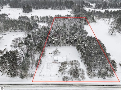 8274 30 3 4 Rd, Cadillac, MI 49601 - photo 4