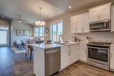 20717 SE Iron Horse Ln unit Lot 33, Bend, OR 97702 - photo 5