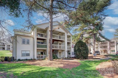 1041 Churchill Downs Ct unit F, Charlotte, NC 28211 - photo 2