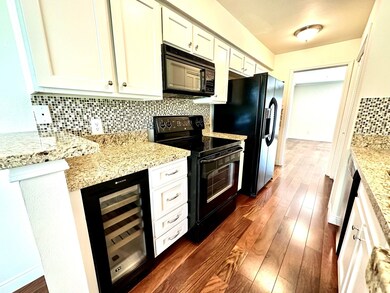 10392 Briar Forest Dr unit 33/4, Houston, TX 77042 - photo 5