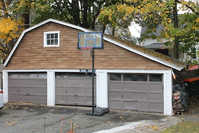 23 Howe St, Meriden, CT 06450 - photo 4