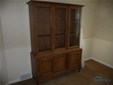 928 W College Ave, Woodville, OH 43469 - photo 3