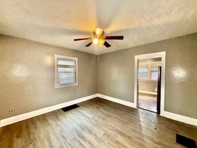 410 Oakley Ave, Rockford, IL 61101 - photo 7