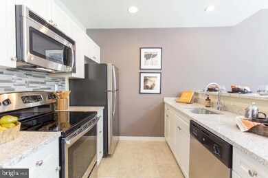 20-21 Arch St unit 1211, Philadelphia, PA 19103 - photo 3