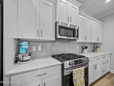 809 E Fremont St, Burgaw, NC 28425 - photo 7