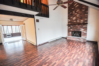 385 Lakewood Dr, Hamlin, PA 18427 - photo 3