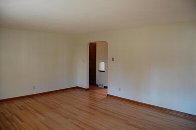 342 Piedmont Rd, Columbus, OH 43214 - photo 3