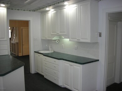 627 W Diamond Ave, Hazleton, PA 18201 - photo 7