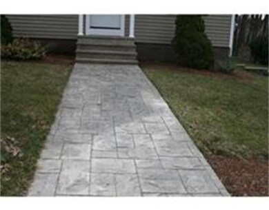 31 I St unit 1, Dracut, MA 01826 - photo 3