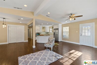 501 Blanco St, San Marcos, TX 78666 - photo 4