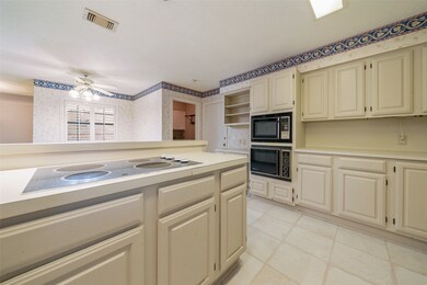 11807 Golden Pine Dr, Houston, TX 77070 - photo 4