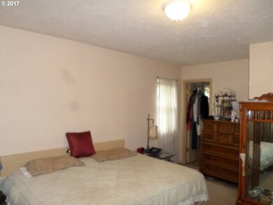 Bedroom, Primary