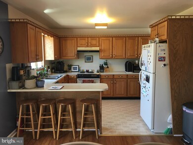 1324 Hollywell Ave, Chambersburg, PA 17201 - photo 7