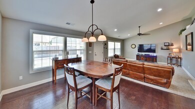 876 Holley Way, Central Point, OR 97502 - photo 6