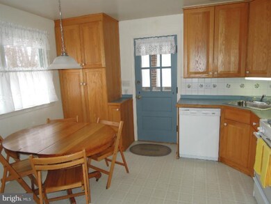 4527 Forest View Ave, Baltimore, MD 21206 - photo 6