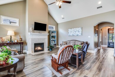 121 San Sebastian Dr, Youngsville, LA 70592 - photo 4