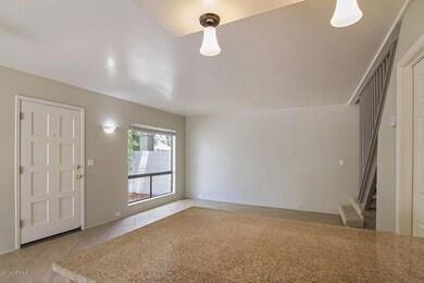 Living Room & Front yard view