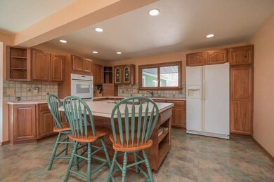 615 N Freer Rd, Chelsea, MI 48118 - photo 6