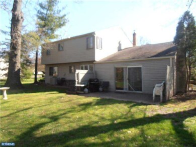 2266 Hedgewood Rd, Hatfield, PA 19440 - photo 2