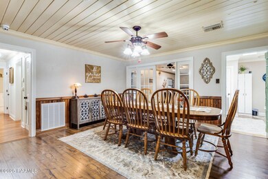 2-web-or-mls-807 S Cunningham St-1