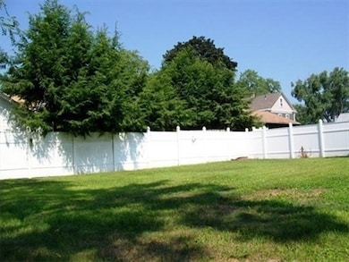 3 Collins St, Westfield, MA 01085 - photo 3