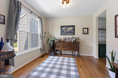 3587 Lions Field Rd, Triangle, VA 22172 - photo 5