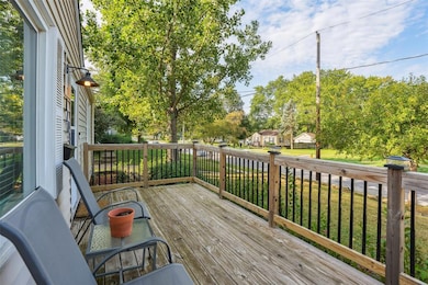 1705 56th St, Des Moines, IA 50310 - photo 2