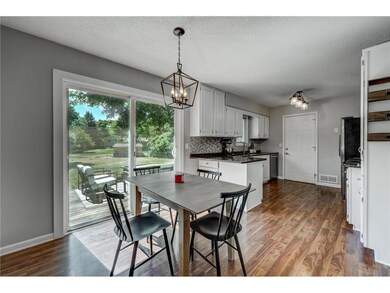 10286 Pilgrim Lane N - Informal Dining