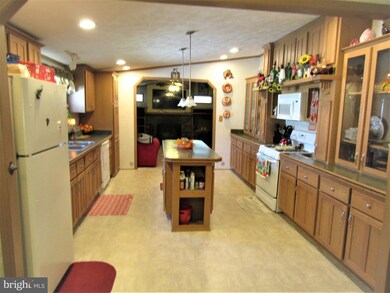 246 Edward Ln, Lothian, MD 20711 - photo 2