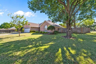 9100 Meandering Dr, North Richland Hills, TX 76182 - photo 3