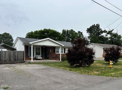 6105 Herron Ct, Louisville, KY 40229 - photo 2