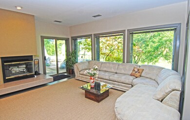 new living1 (2)