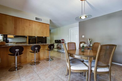005_Dining Room