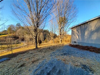 14 Frank Lawson Ln, Leicester, NC 28748 - photo 3