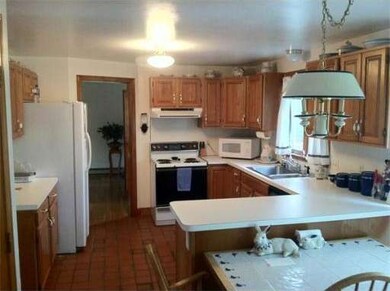 236 Gardiner Rd, Milton, MA 02186 - photo 3