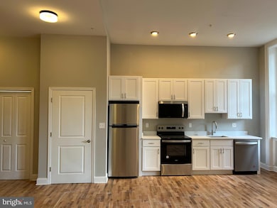 100 W Lexington St unit 305, Baltimore, MD 21201 - photo 2