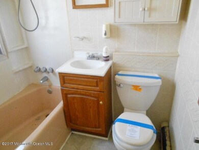 352-614074 - Bathroom