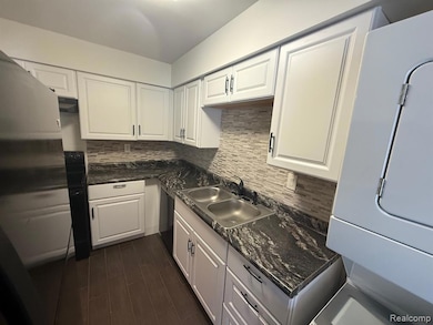 1862 Colonial Village Way, Waterford, MI 48328 - photo 5