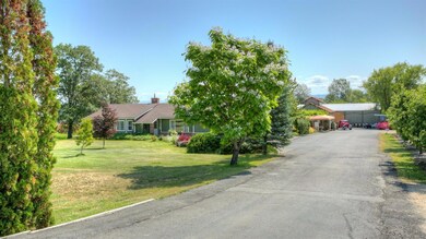 970 Old Stage Rd, Central Point, OR 97502 - photo 3