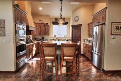 824 NW Columbia St, Bend, OR 97701 - photo 2