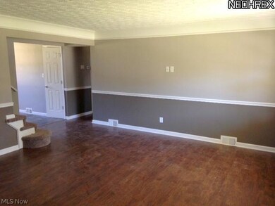 23931 Effingham Blvd, Euclid, OH 44117 - photo 4