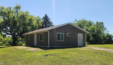 792 2nd St NW, Hillsboro, ND 58045 - photo 2