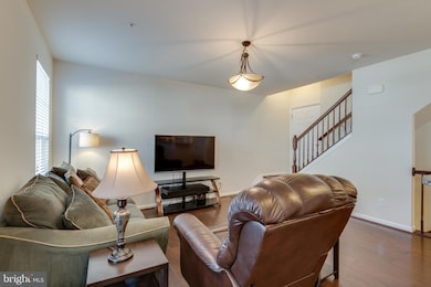 25205 Briargate Terrace, Chantilly, VA 20152 - photo 5