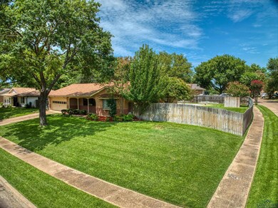 545 Lakeshore Dr, Ennis, TX 75119 - photo 7