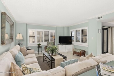 Open concept LR w/ views