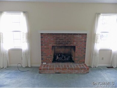 Gas fireplace in living rm