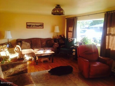 3705 2nd living room