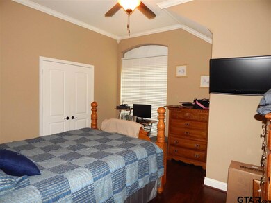 1665 Skidmore Ln, Tyler, TX 75703 - photo 4