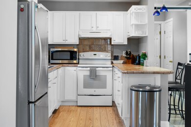 2 Upper Douglas Ln, Oak Bluffs, MA 02557 - photo 7